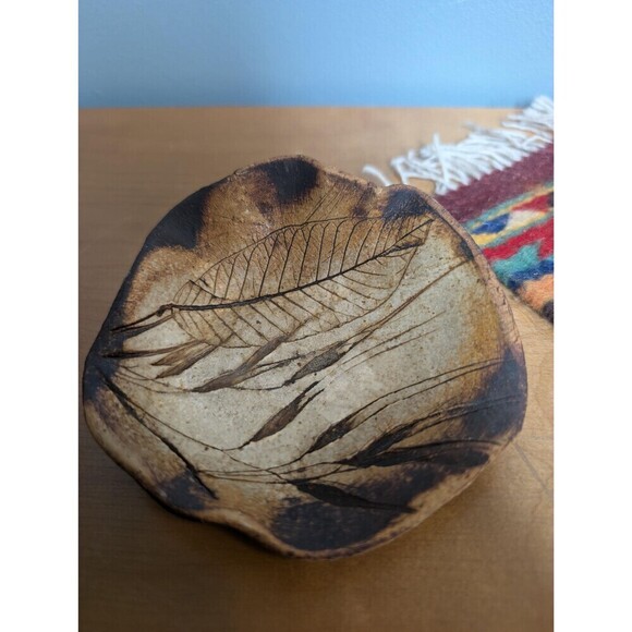 Vintage Stoneware Pottery Dish, Leaf Wall Hanging - Picture 2 of 10